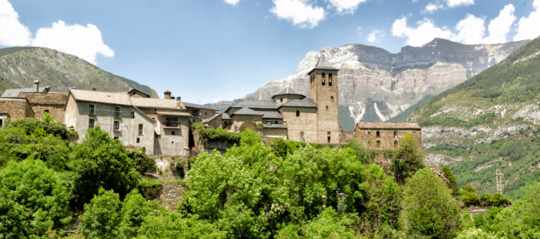 Estos son los Mejores Pueblos para Visitar en los Pirineos en Verano